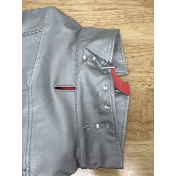 VIPoochy Dog Costume Vest Lined Silver Leather w Rhinestone Studs Zip Large #47 - Picture 3 of 7